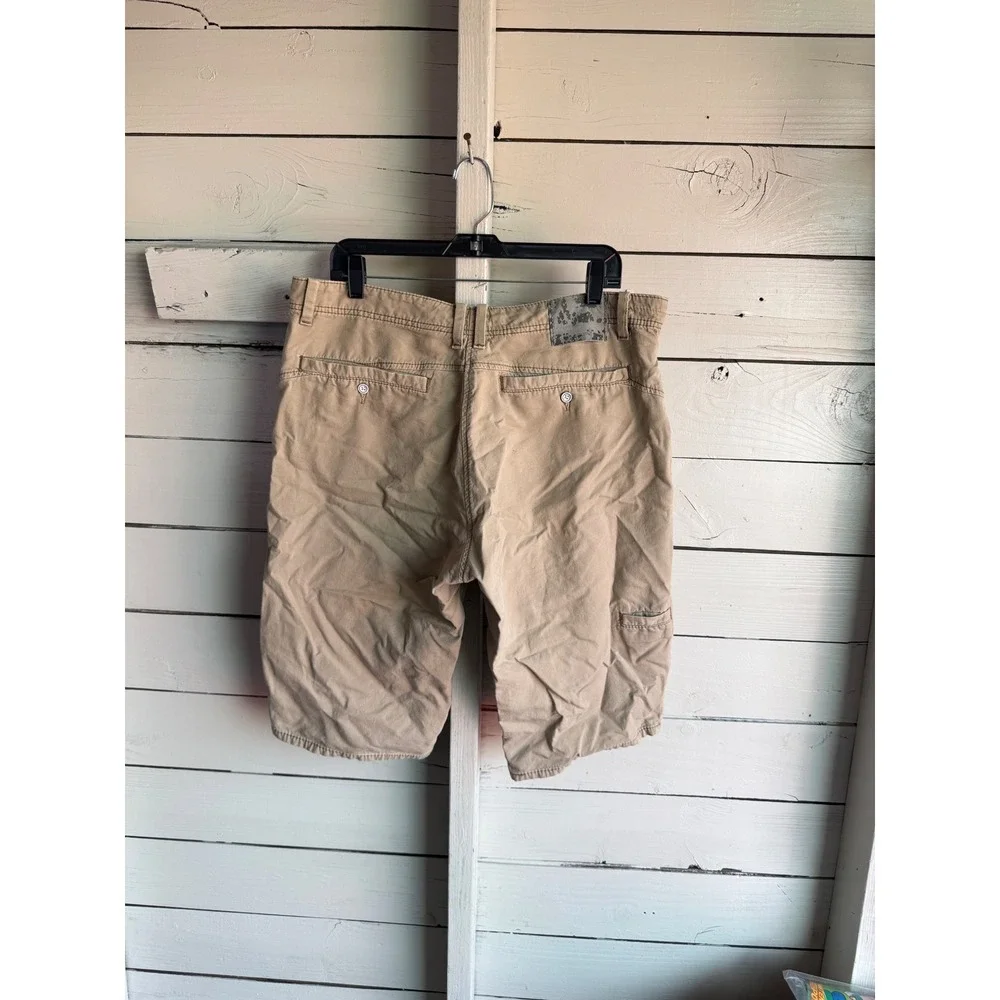 Levis SilverTab some light